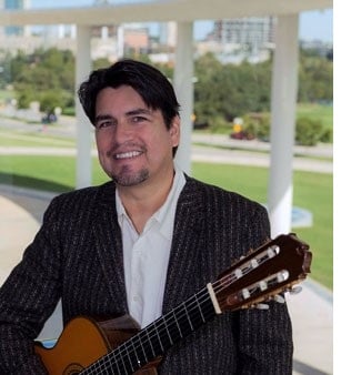 Live music Mark Cruz